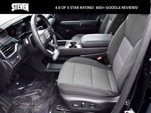 Used 2025 GMC Acadia Elevation image 11