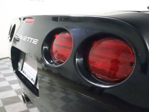 Used 2003 Chevrolet Corvette Convertible w/ Preferred Equipment Group1 RWD image 13