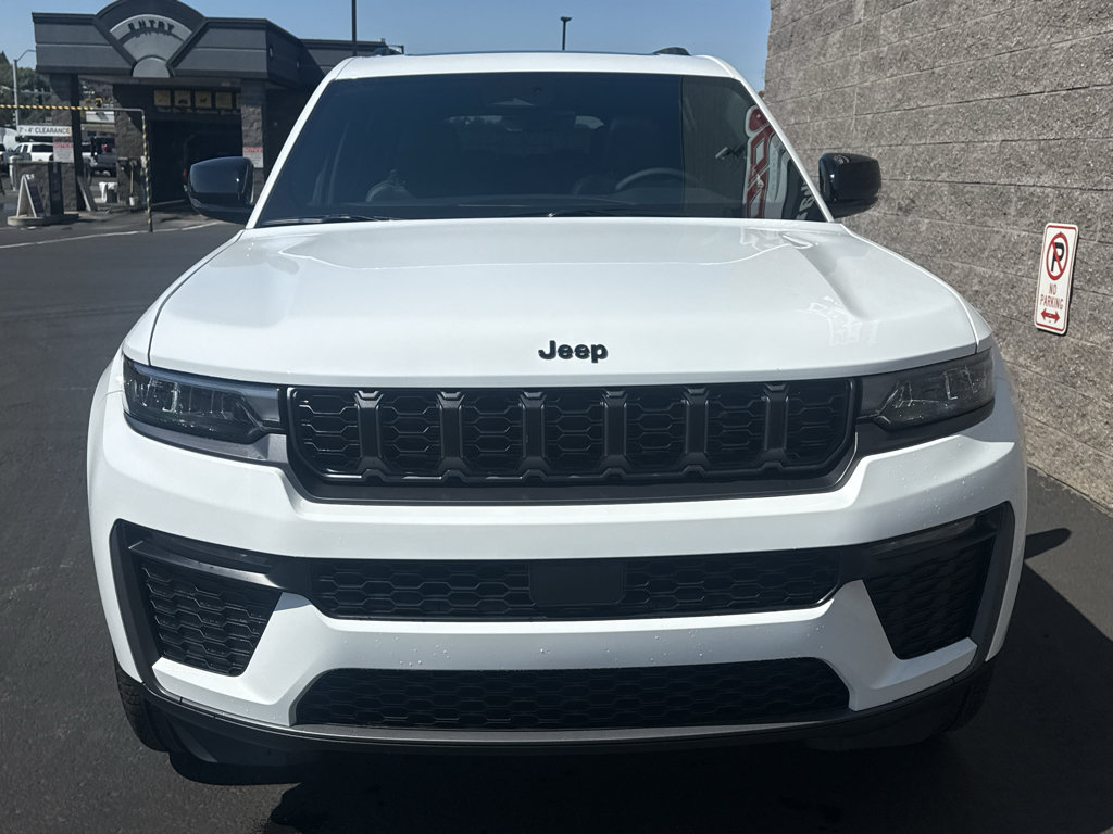 New 2026 Jeep Grand Cherokee L Limited w/ Limited Altitude Package AWD/4WD image 2