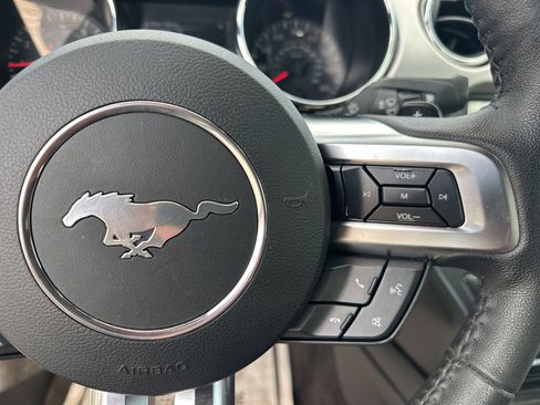 Used 2017 Ford Mustang Premium image 22