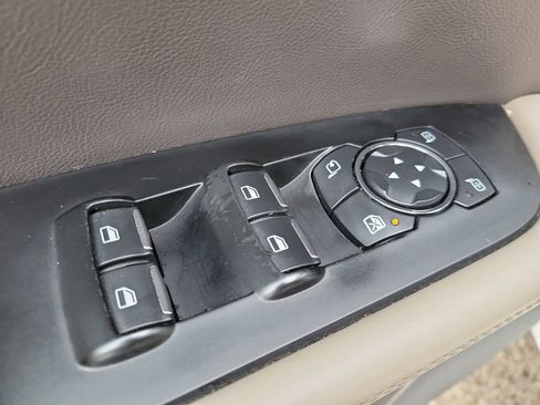 Used 2022 Lincoln Nautilus AWD w/ Premium Package image 16