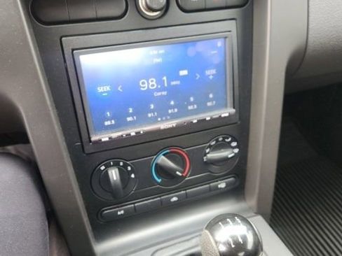Used 2005 Ford Mustang GT Premium RWD image 3