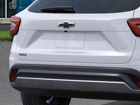 New 2025 Chevrolet Trax LT w/ Driver Confidence Package image 14