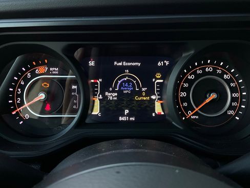 Used 2025 Jeep Wrangler Unlimited Rubicon image 35