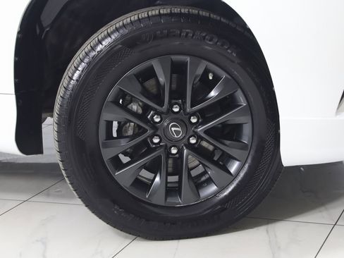 Used 2022 Lexus GX 460 Premium image 17