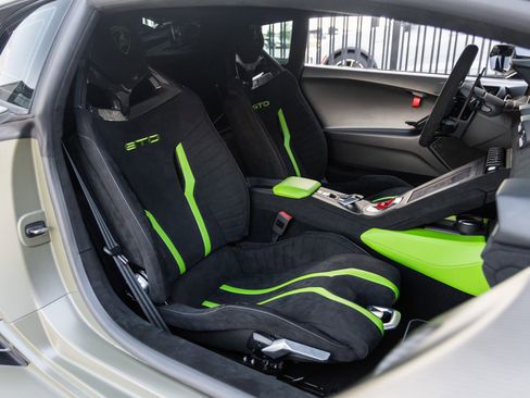 Used 2024 Lamborghini Huracan STO image 48