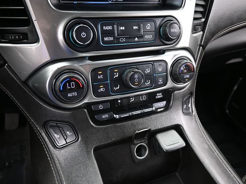 Used 2020 Chevrolet Suburban LT image 29
