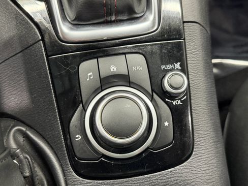 Used 2016 MAZDA MAZDA3 i Touring w/ Popular Equipment Package FWD image 30