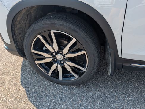 Used 2020 Honda Pilot Touring image 5