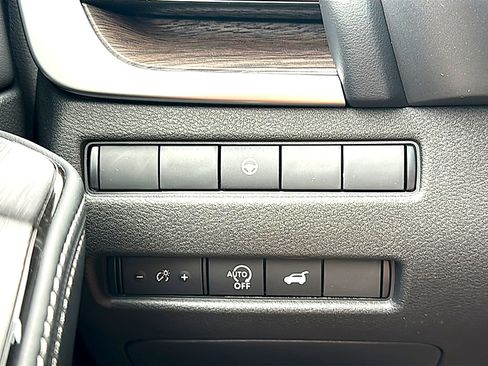 New 2026 Nissan Rogue Platinum AWD/4WD image 26