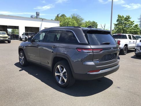 Used 2022 Jeep Grand Cherokee Limited 4xe w/ Luxury Tech Group II AWD/4WD image 3