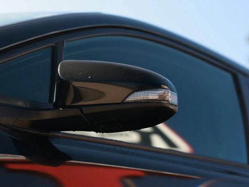 Used 2018 Toyota C-HR XLE FWD image 26