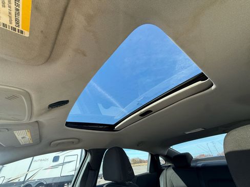 Used 2018 Chevrolet Malibu LT image 24