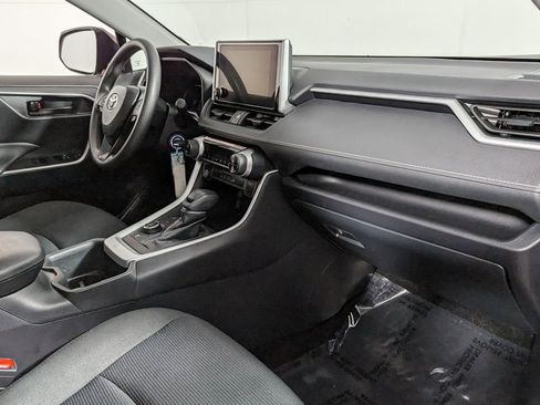 Certified 2025 Toyota RAV4 LE image 28