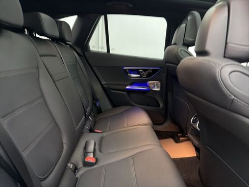 Used 2026 Mercedes-Benz GLC 300 image 27