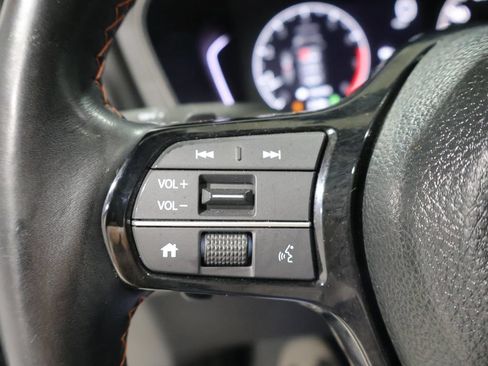 Used 2025 Honda Pilot TrailSport image 35