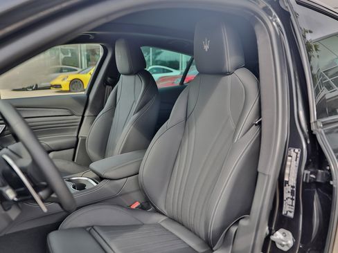 New 2024 Maserati Grecale GT image 18