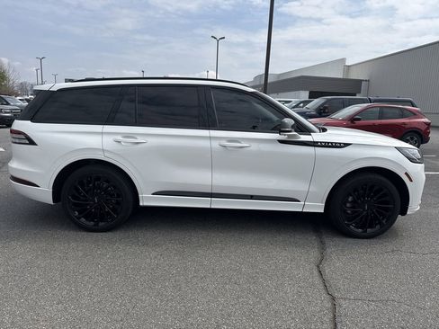 Used 2025 Lincoln Aviator Reserve w/ Equipment Group 201A AWD/4WD image 8