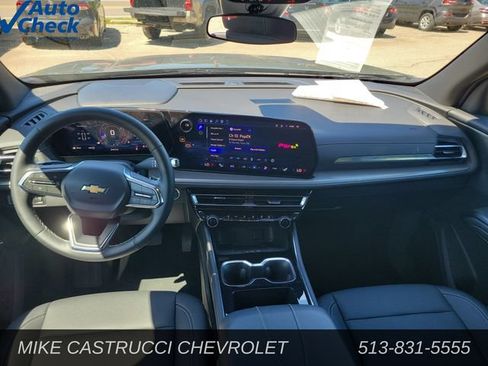 Used 2026 Chevrolet Traverse LT AWD/4WD image 10