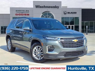 Used 2023 Chevrolet Traverse LT