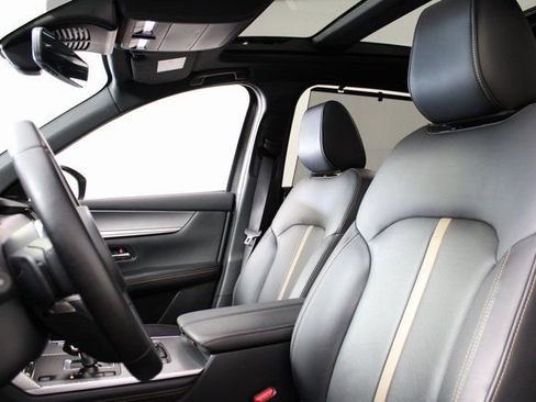 Used 2025 MAZDA CX-90 Plug-In Hybrid w/ Premium Plus image 12