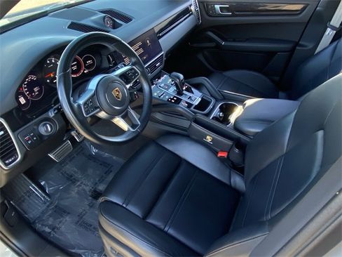 Used 2022 Porsche Cayenne S image 5