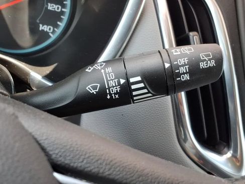 Used 2021 Chevrolet Equinox LS w/ LS Convenience Package FWD image 27