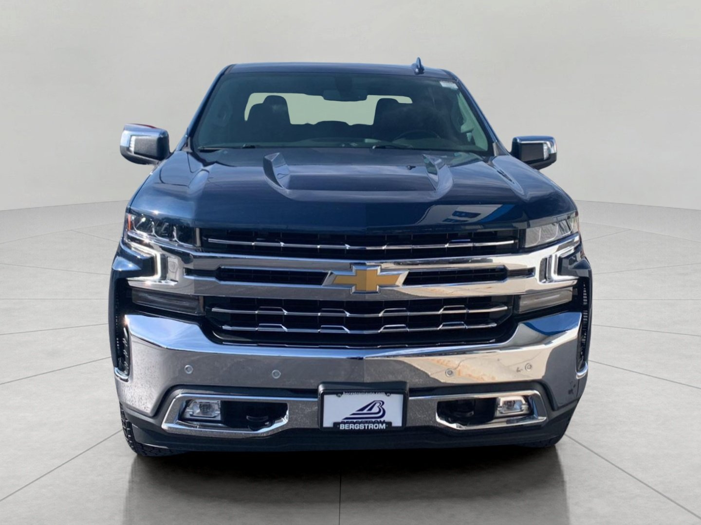 Used 2021 Chevrolet Silverado 1500 LTZ AWD/4WD image 3