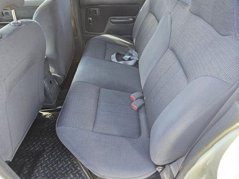 Used 2004 Nissan Frontier S/C image 20