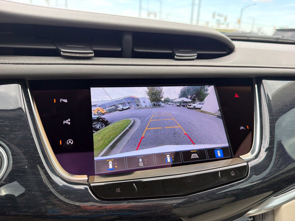 Used 2024 Cadillac XT6 Premium Luxury w/ Technology Package FWD image 19