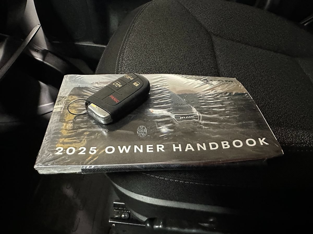Used 2025 RAM ProMaster 2500 w/ Convenience Group FWD image 29