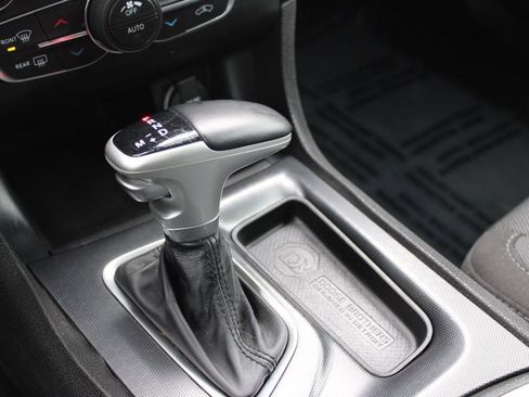Used 2016 Dodge Charger SXT image 36