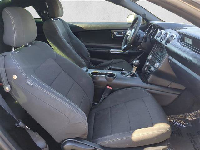 Used 2015 Ford Mustang Coupe RWD image 19