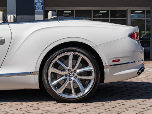 Used 2022 Bentley Continental GT image 39