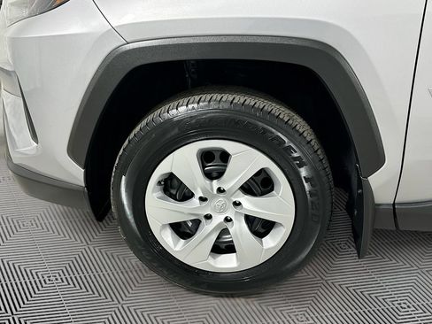 Used 2024 Toyota RAV4 LE AWD/4WD image 25