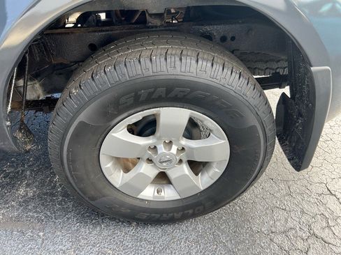 Used 2013 Nissan Frontier SV image 18