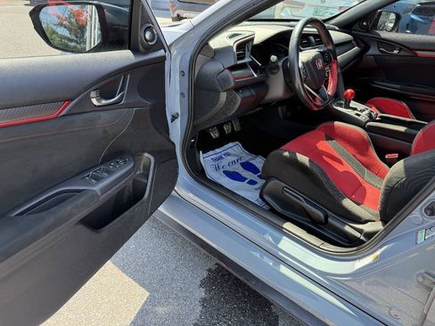 Used 2019 Honda Civic Type R image 13
