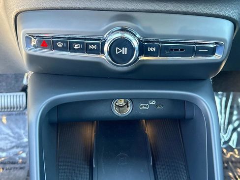 New 2026 Volvo XC40 B5 Ultra w/ Climate Package image 24
