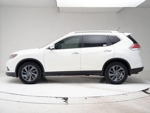Used 2016 Nissan Rogue SL w/ SL Premium Package FWD image 2