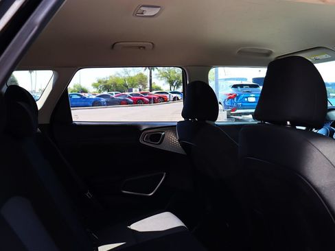 Used 2022 Kia Soul LX FWD image 28