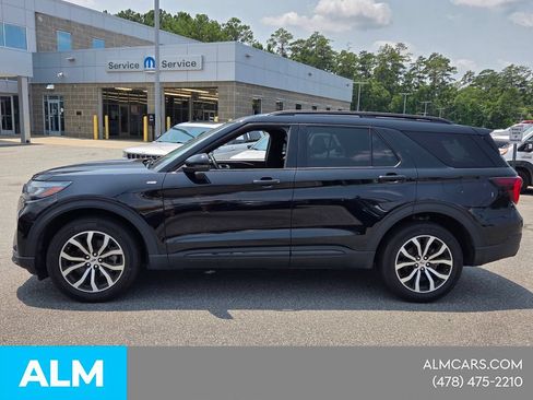 Used 2025 Ford Explorer ST-Line AWD/4WD image 4