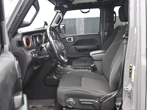Used 2021 Jeep Gladiator Mojave w/ Cold Weather Group AWD/4WD image 15