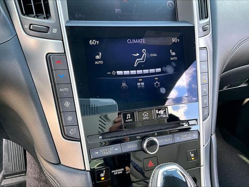 Used 2018 INFINITI Q60 3.0t Luxe w/ Sensory Package 3.0T Luxe image 31