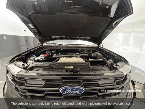 Used 2025 Ford Expedition Max Active AWD/4WD image 10