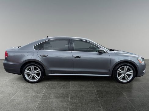Used 2015 Volkswagen Passat TDI SE FWD image 11