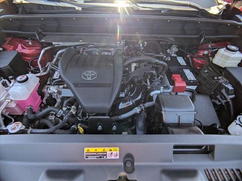 Used 2023 Toyota Highlander XLE FWD image 24
