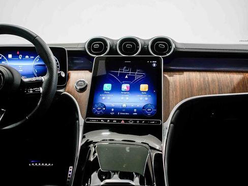 Used 2025 Mercedes-Benz GLC 350e 4MATIC image 12