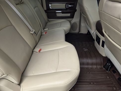 Used 2017 RAM 1500 Laramie w/ Convenience Group image 28