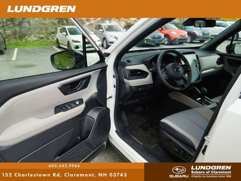 Certified 2025 Subaru Forester Premium AWD/4WD image 10