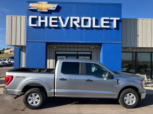 Used 2023 Ford F150 XLT w/ Trailer Tow Package image 5